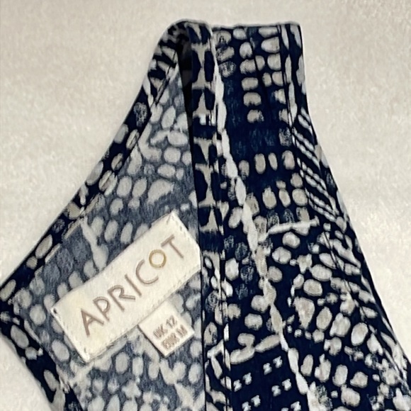 Apricot sleeveless top - Picture 2 of 4